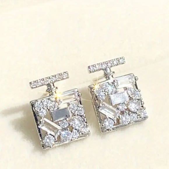 SQUARE SILVER FRAGRANCE BOTTLE EARRINGS  FILLED WITH CRYSTALS AND RHINESTONES - Picture 6 of 8